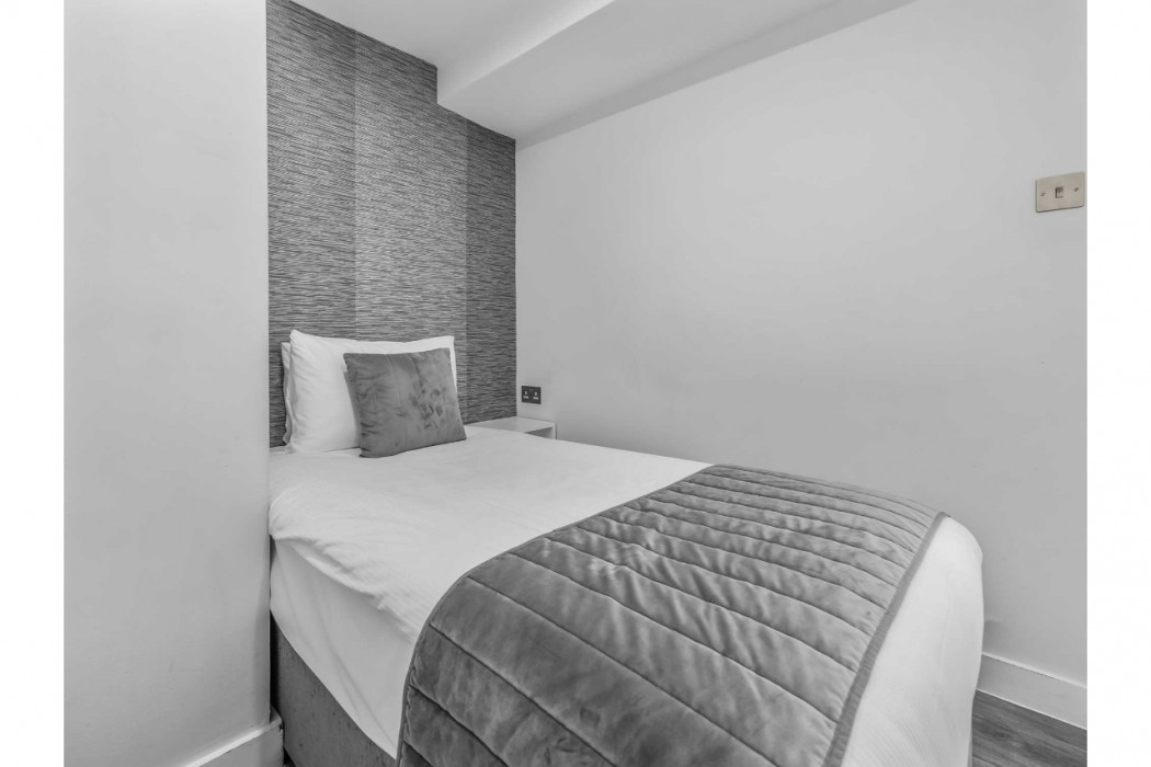 Chelsea Cloisters Serviced Apartments 24/121