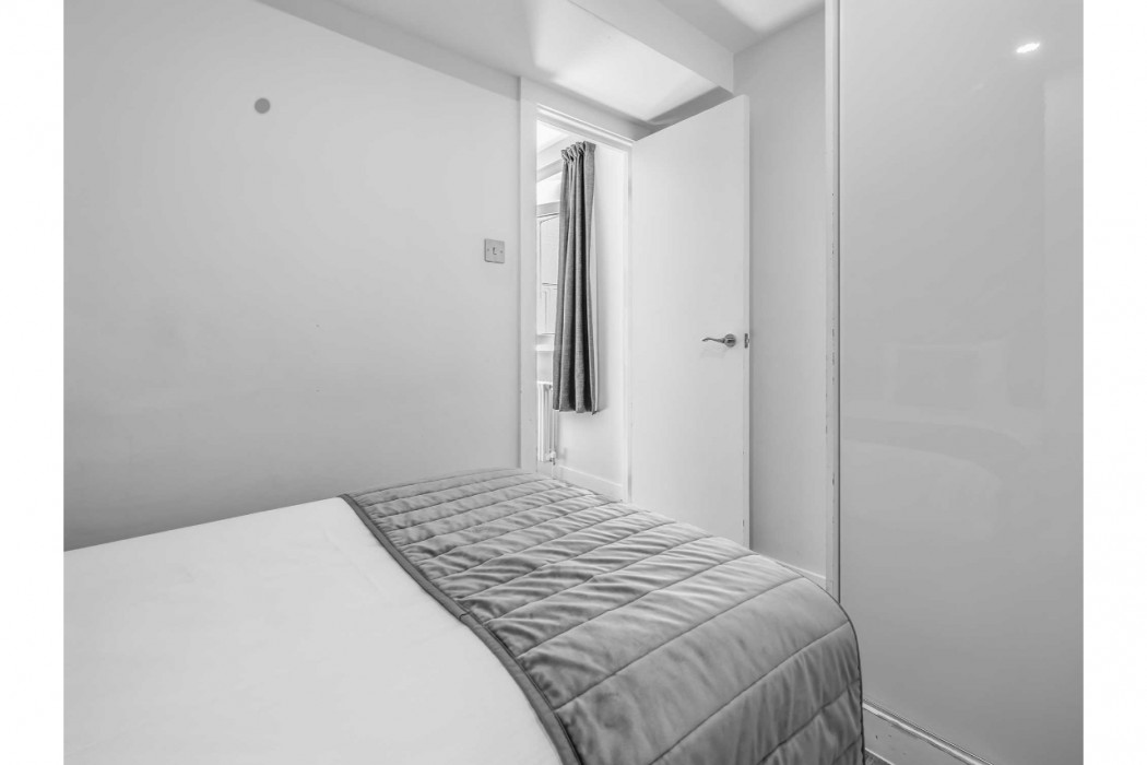 Chelsea Cloisters Serviced Apartments 14/121