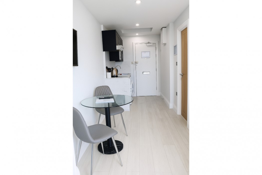 Chelsea Cloisters Serviced Apartments 27/121