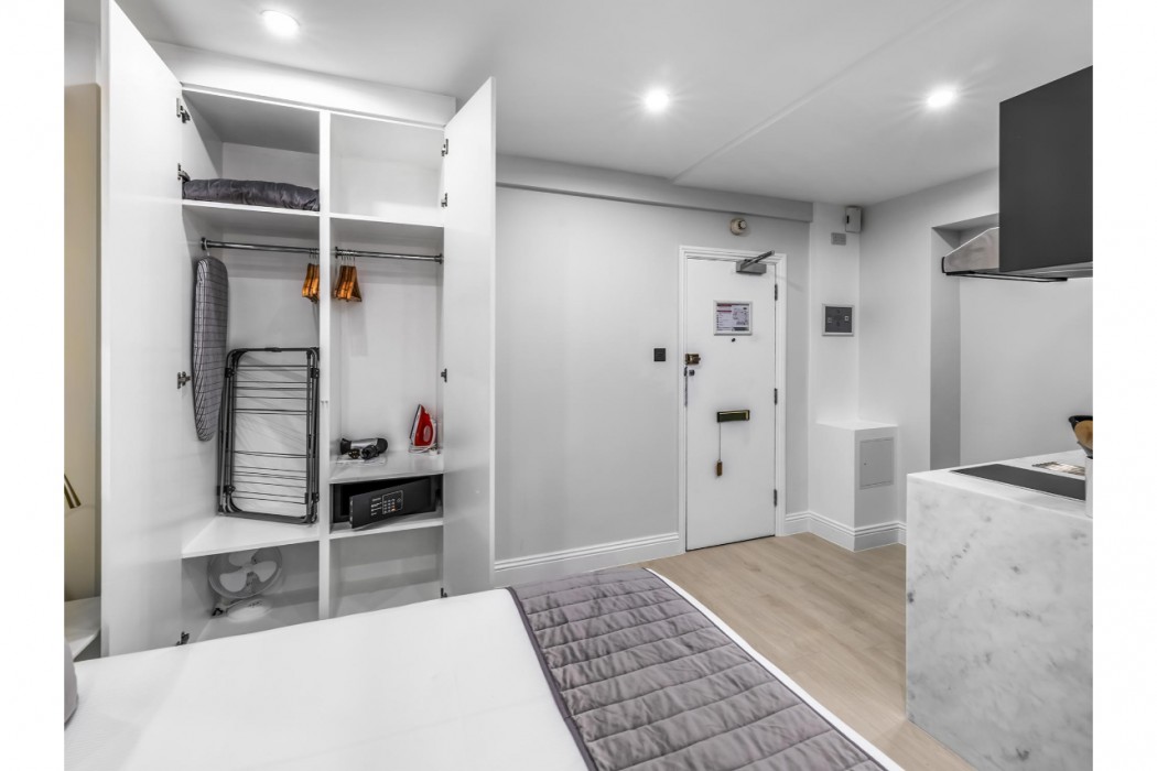 Chelsea Cloisters Serviced Apartments 21/121