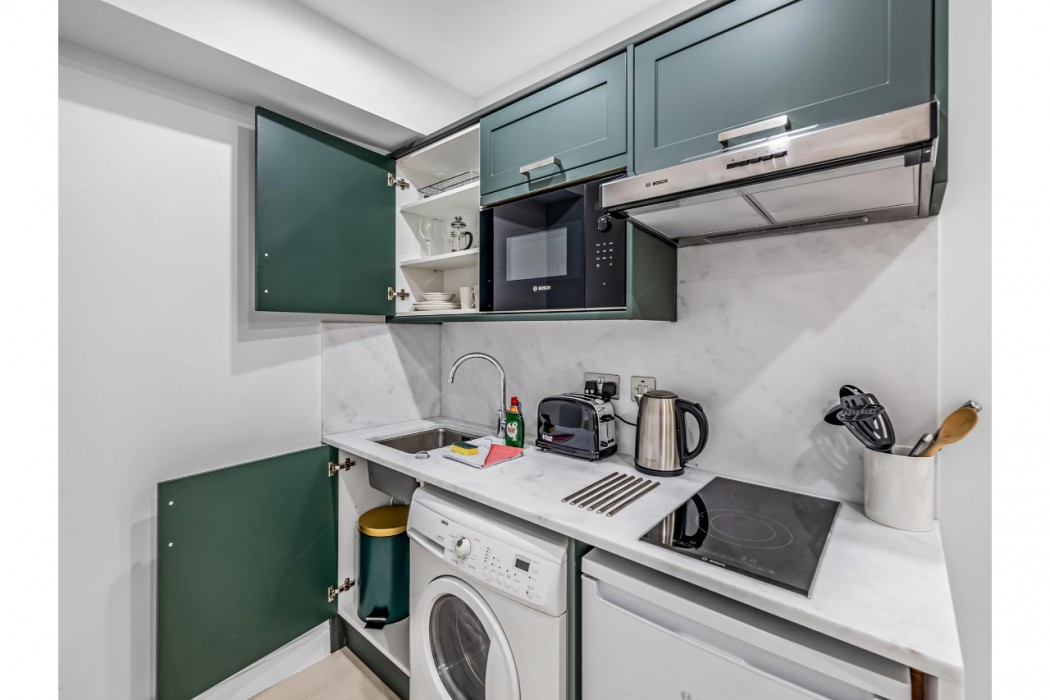 Chelsea Cloisters Serviced Apartments 44/121