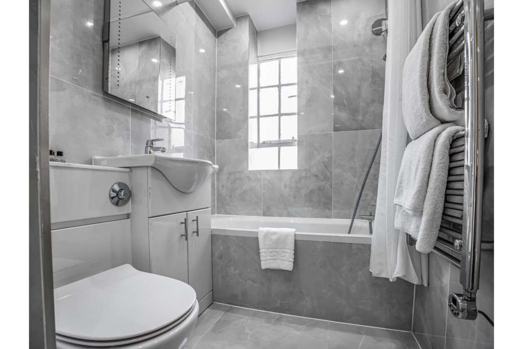 Chelsea Cloisters Serviced Apartments 60/121