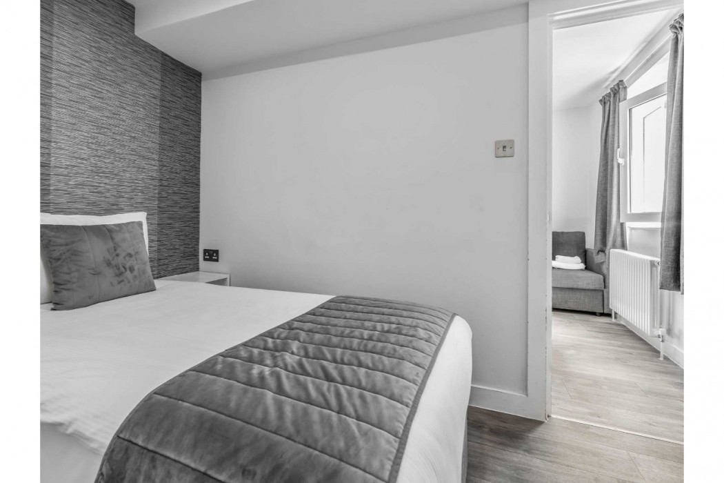 Chelsea Cloisters Serviced Apartments 33/121