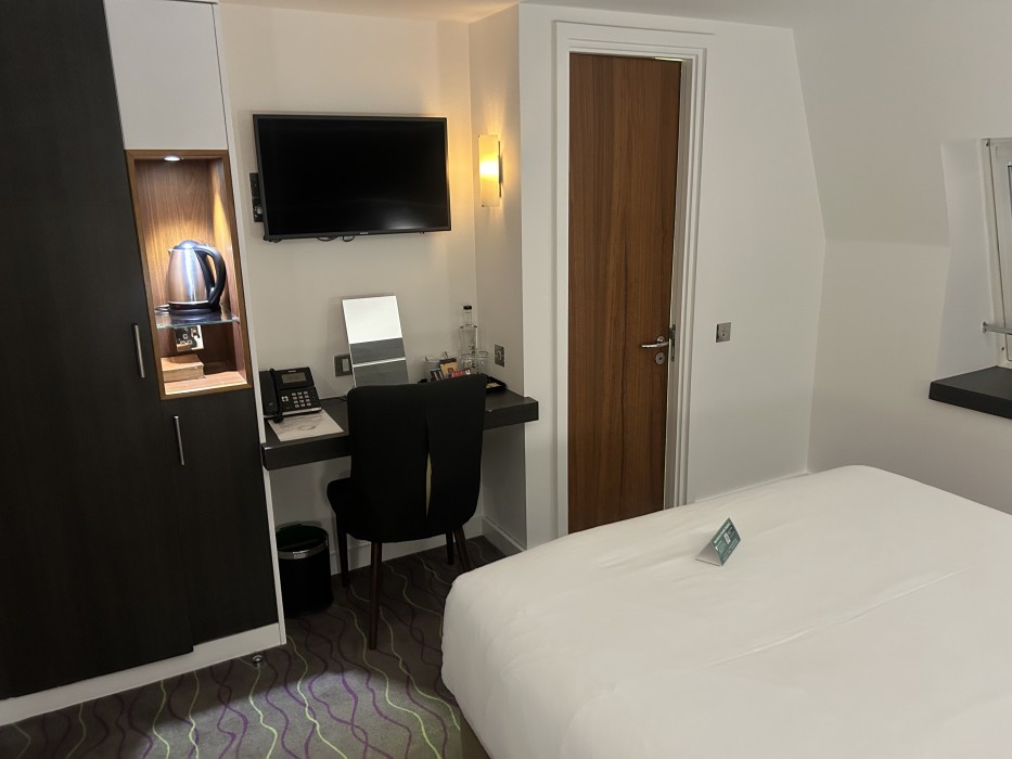 The Wesley Hotel London 27/75