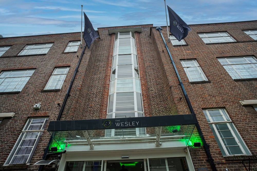 The Wesley Hotel London 26/75