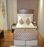 Edis Premier Hotel 7/37