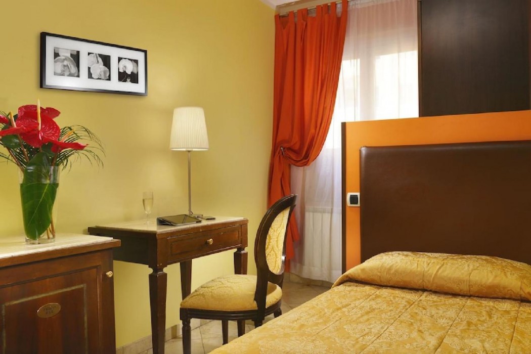 Tuscolana Hotel 12/16