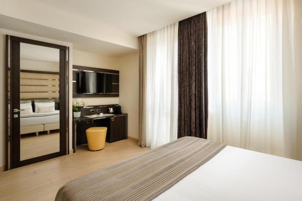 Hotel The Square Milano Duomo 8/15