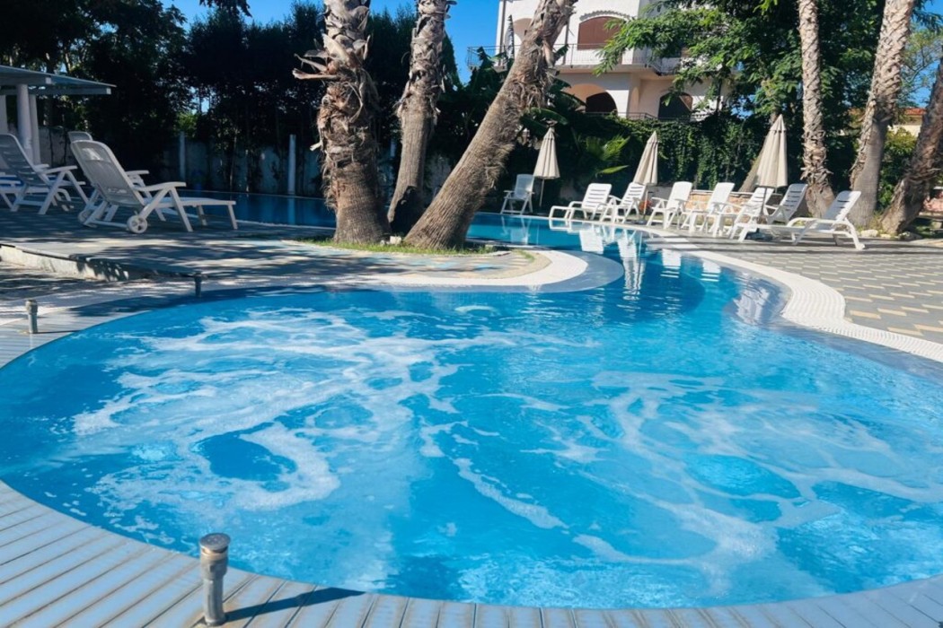 Regent Beach Hotel & Apartments 14/38