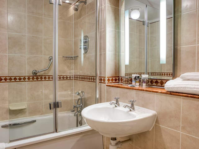 Winchester Wessex Hotel by Sunday 22/70