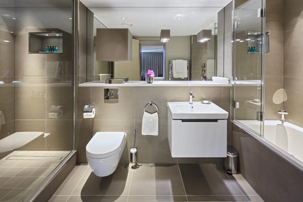 Cheval Three Quays 7/56