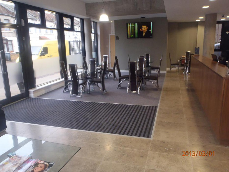 OYO The Manor Park Hotel 28/55