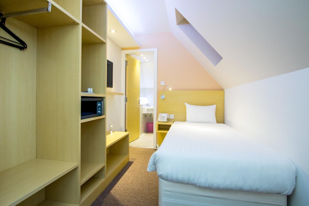 OYO The Manor Park Hotel 14/55