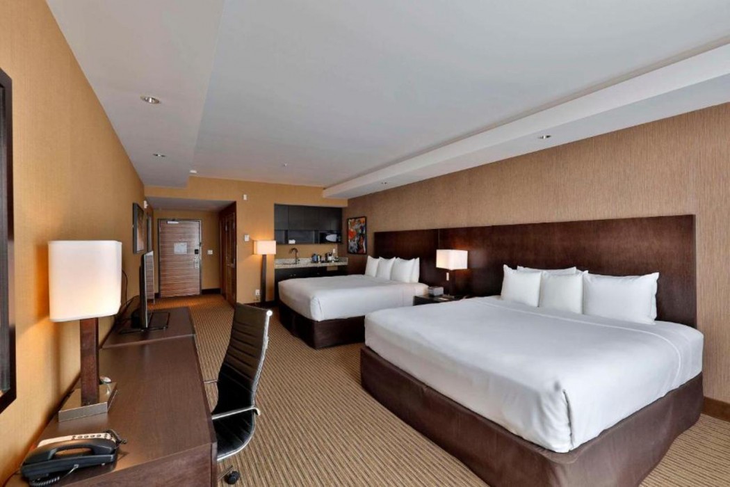Radisson Hotel & Convention Center Edmonton 11/59
