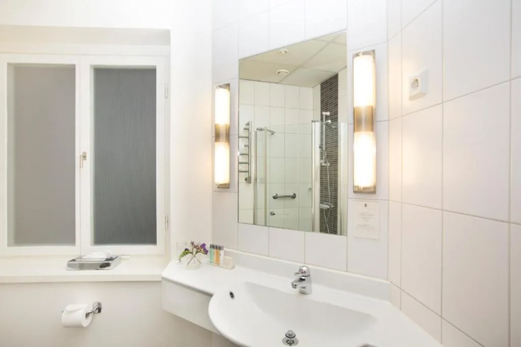 Elite Hotel Adlon 9/28