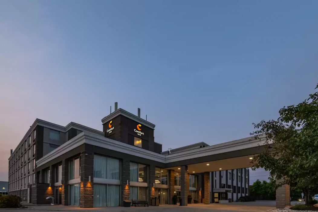 Comfort Inn and Conference Centre Toronto Airport 2/26