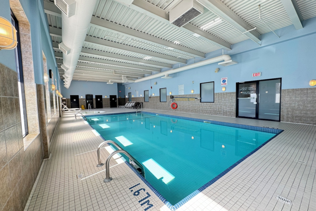 Divya Sutra Plaza and Conference Centre Calgary Airport 17/20