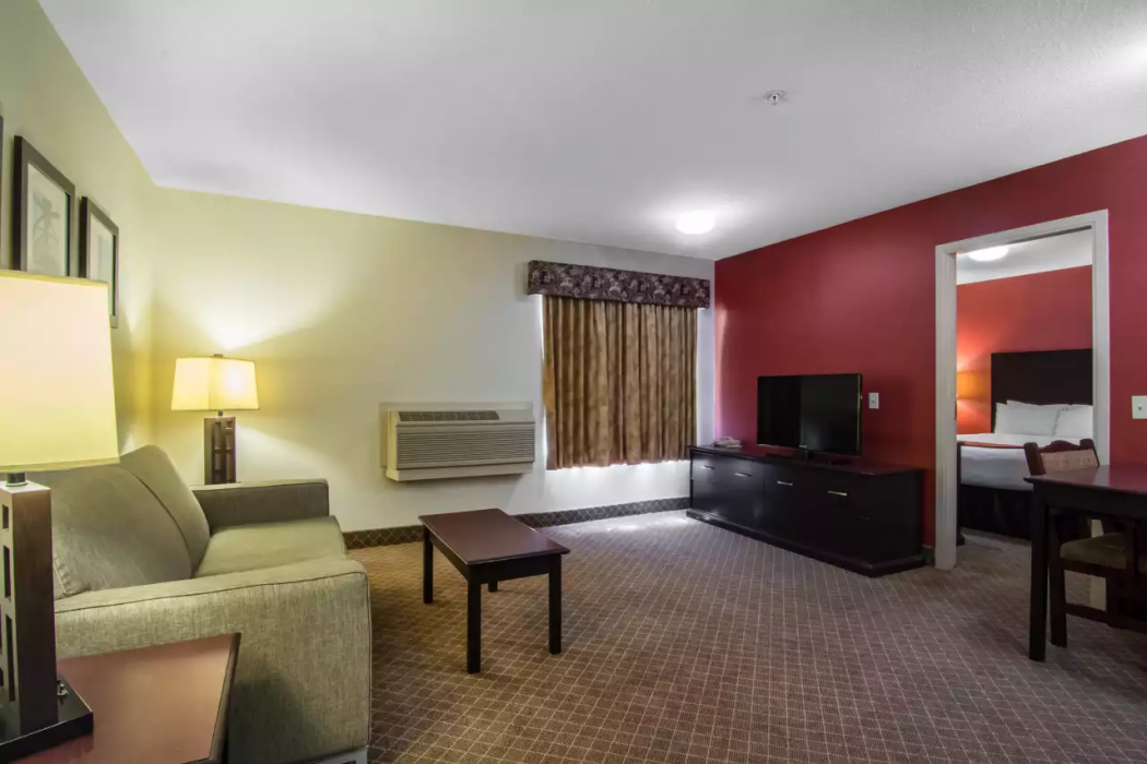 Comfort Inn & Suites Calgary Airport - South 16/36