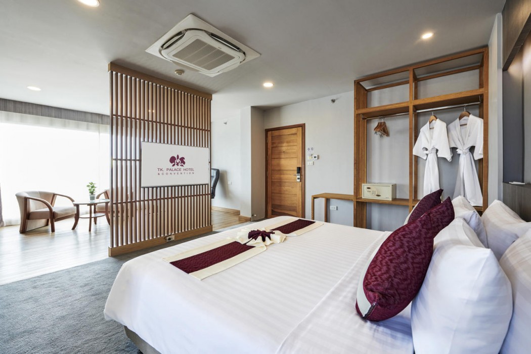 TK. Palace Hotel & Convention Bangkok 69/160