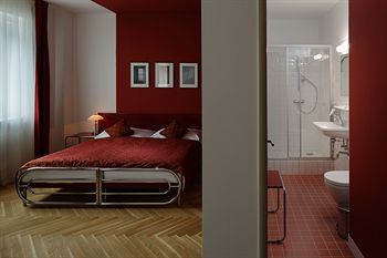 Axa Hotel 1/25