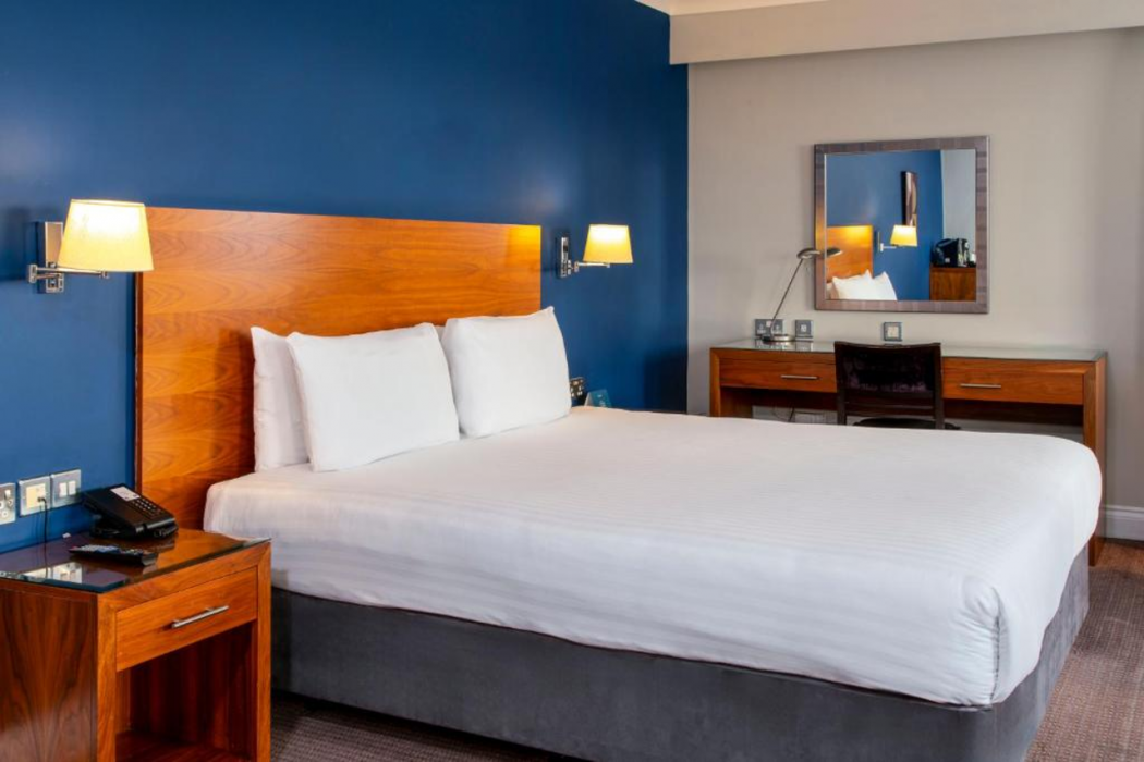 London Croydon Aerodrome Hotel by Sunday 9/29