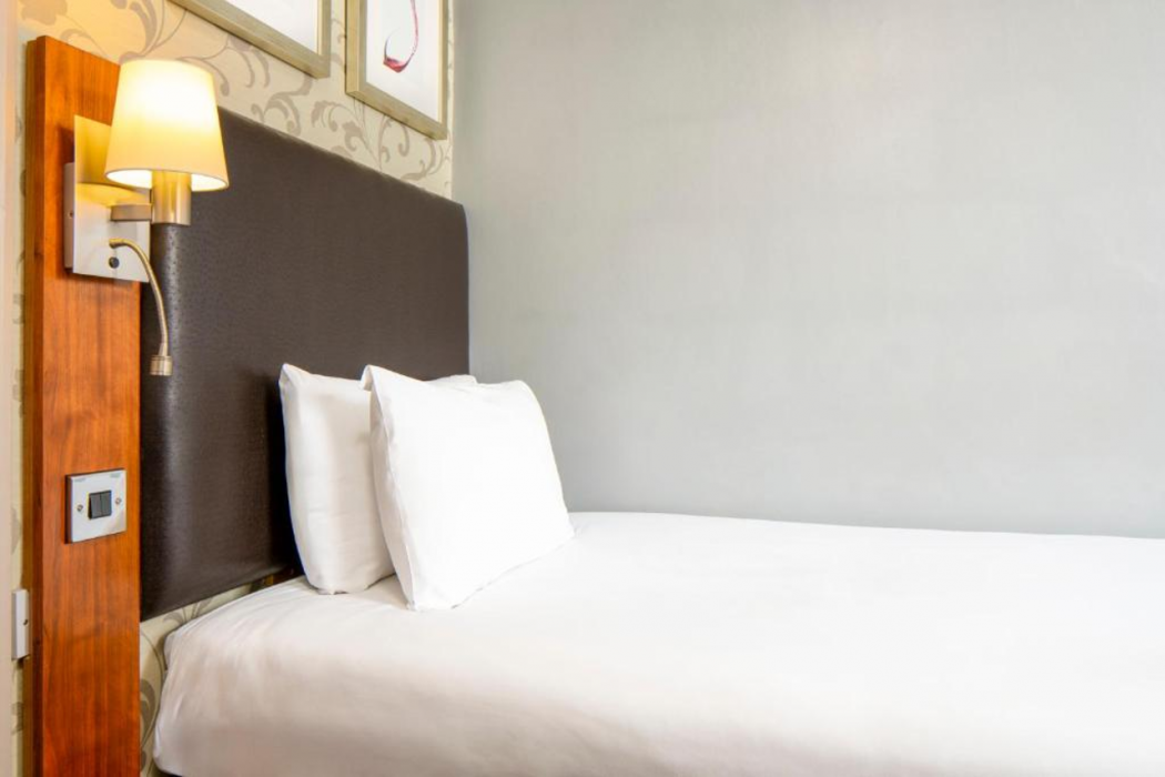London Croydon Aerodrome Hotel by Sunday 8/29
