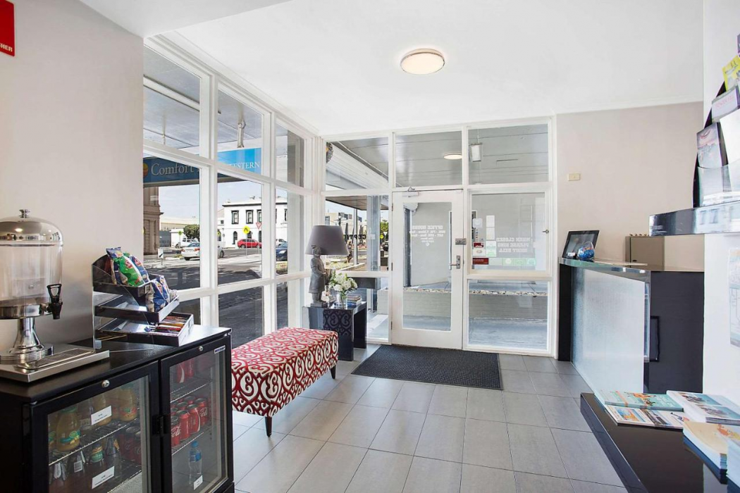 Comfort Inn Western 4/17