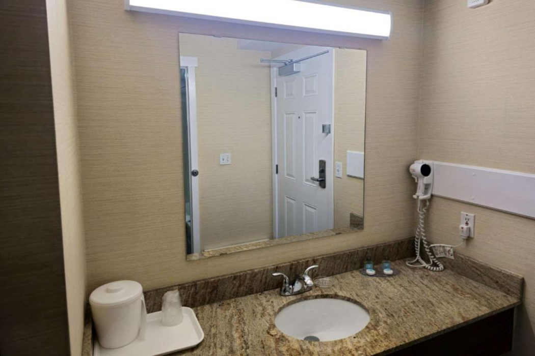 Rodeway Inn & Suites Kamloops 10/13
