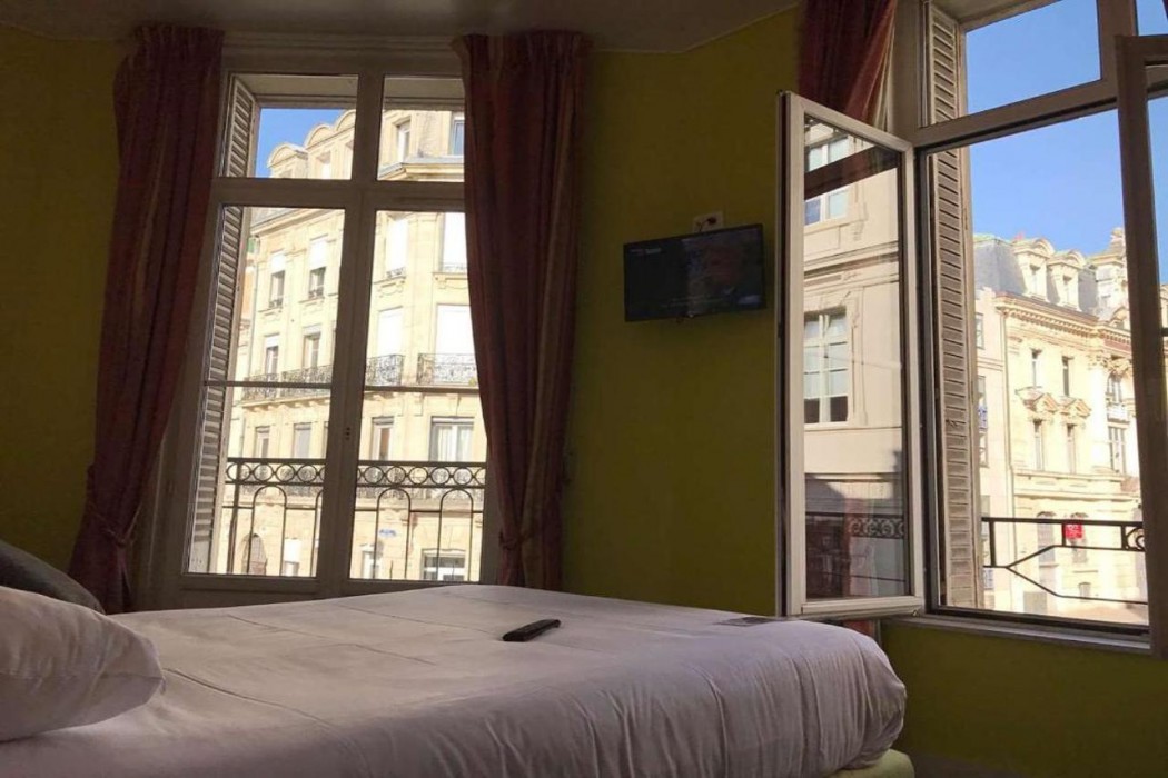 Brit Hotel Aux Sacres - Reims Centre 3/51