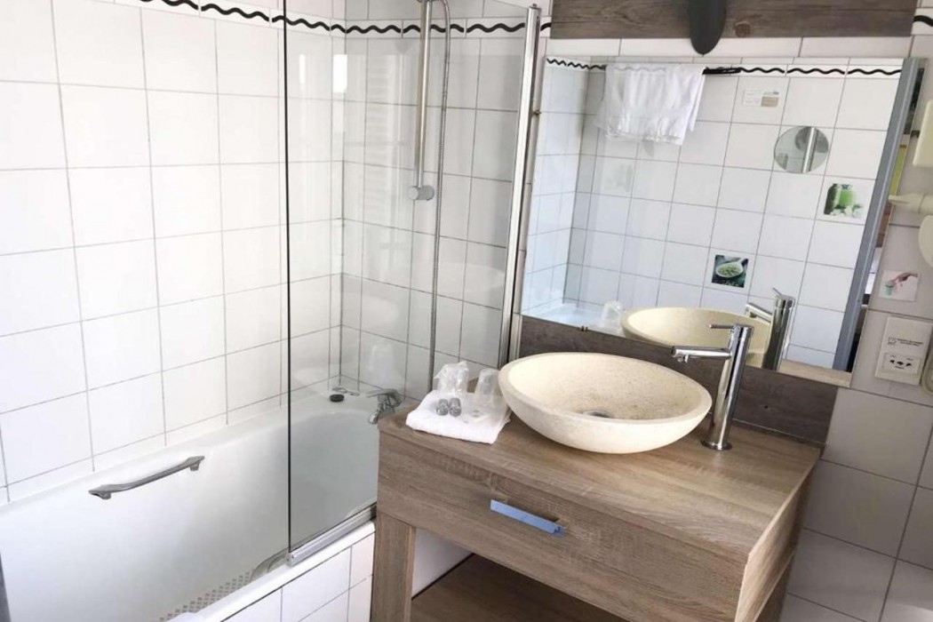 Brit Hotel Aux Sacres - Reims Centre 11/51