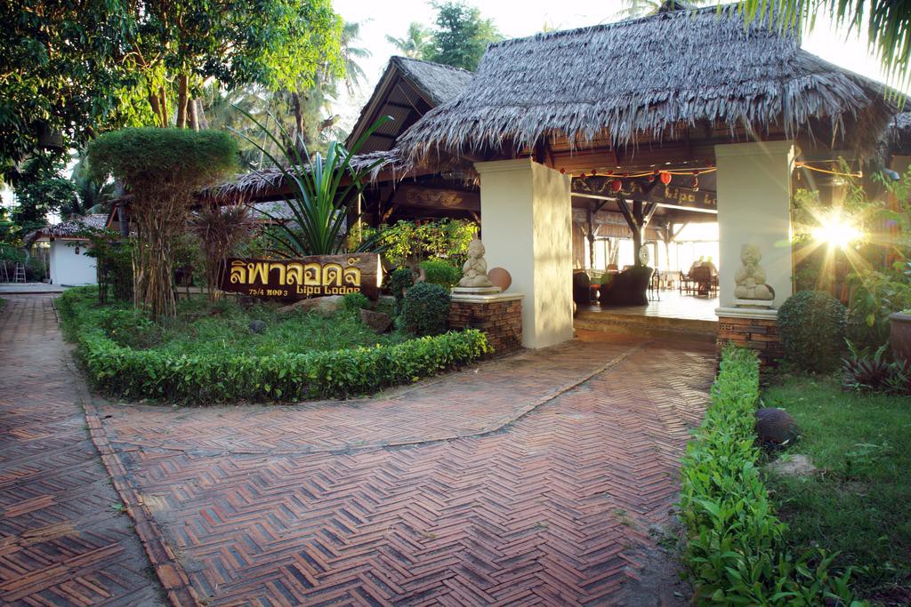 Lipa Lodge Beach Resort 3/43