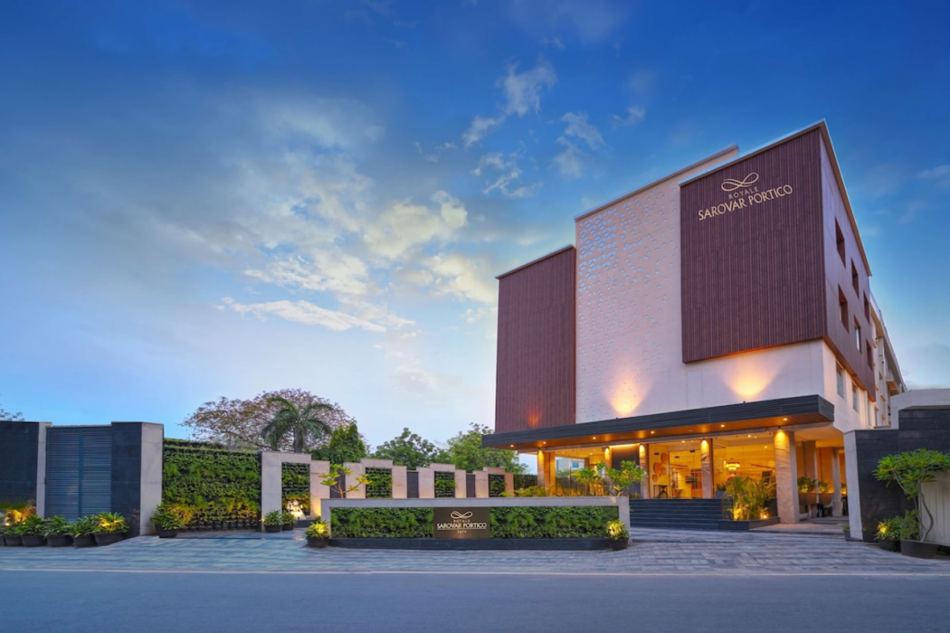 Royale Sarovar Portico Agra 3/65