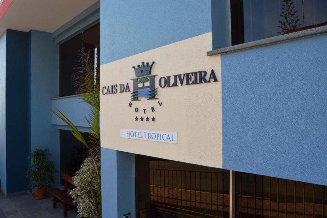 CAIS DA OLIVEIRA 2/44