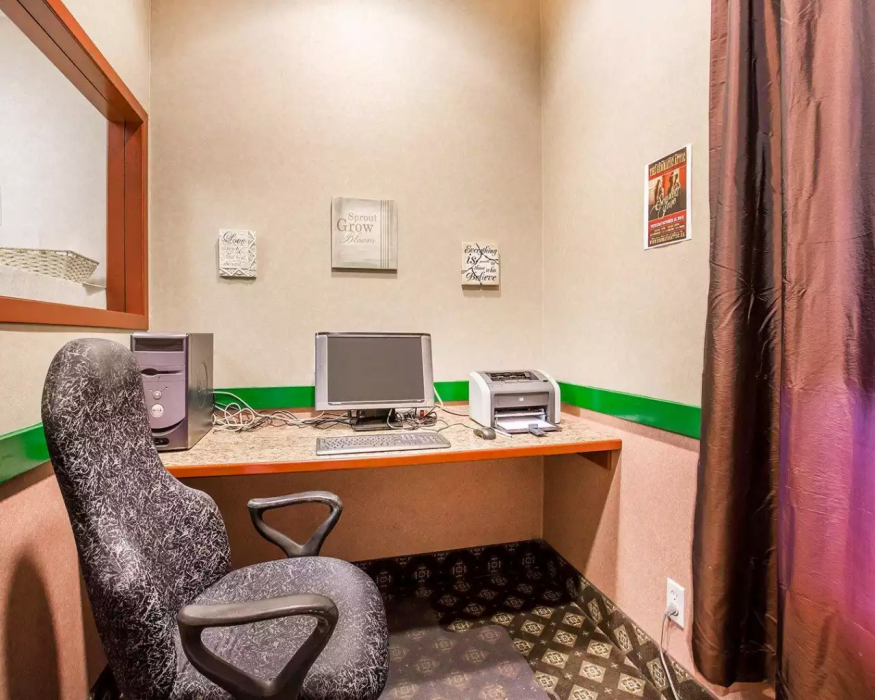 Quality Inn and Suites Lethbridge East 30/52
