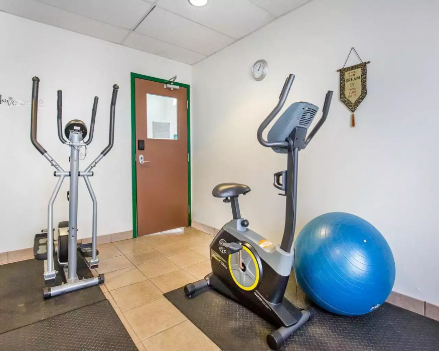 Quality Inn and Suites Lethbridge East 32/52