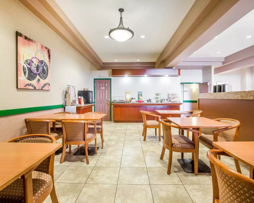 Quality Inn and Suites Lethbridge East 27/52