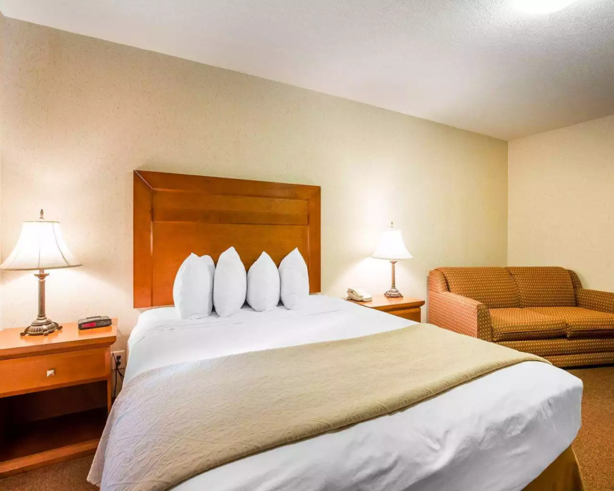 Quality Inn and Suites Lethbridge East 14/52