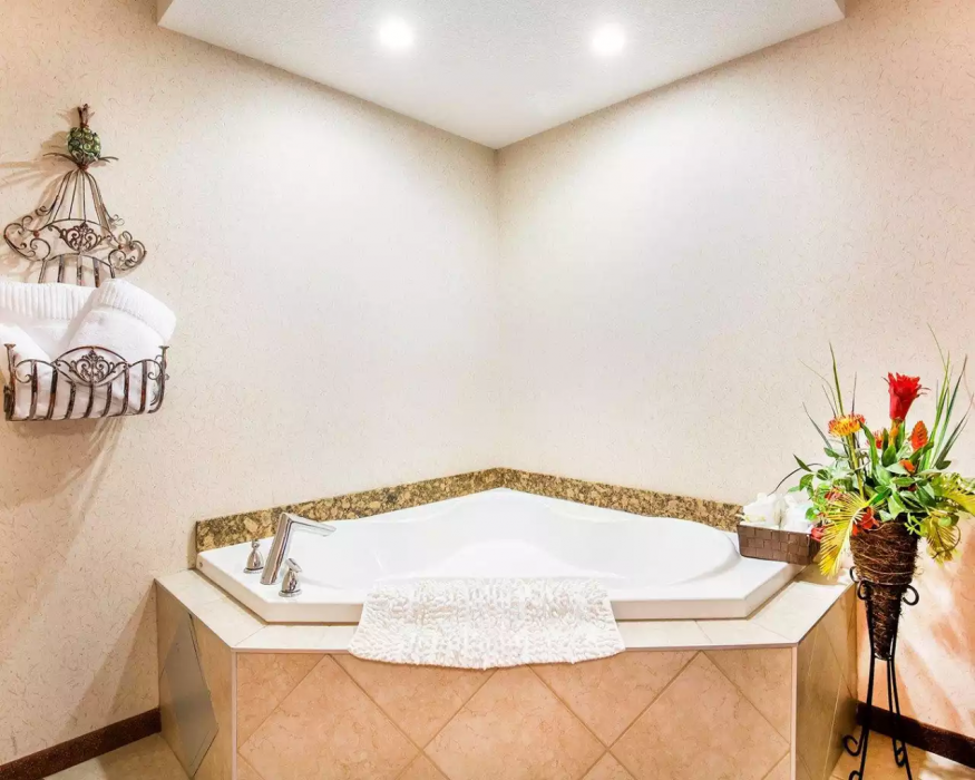 Quality Inn and Suites Lethbridge East 24/52
