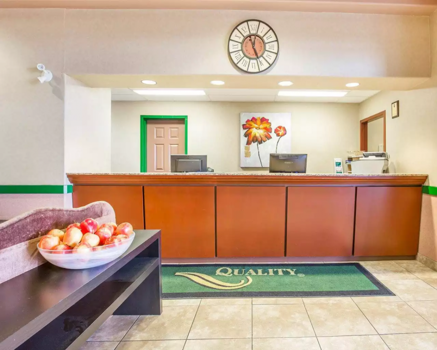 Quality Inn and Suites Lethbridge East 5/52