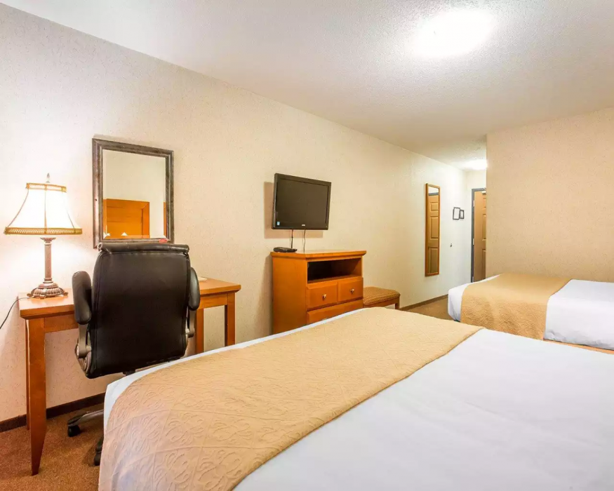 Quality Inn and Suites Lethbridge East 13/52