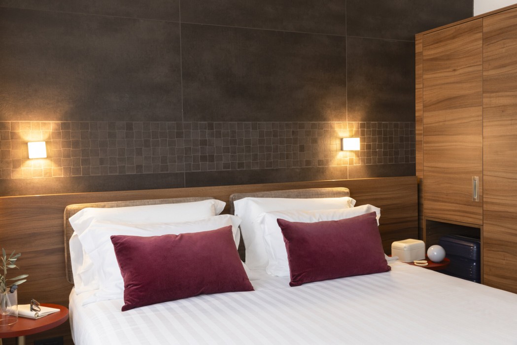 Adoro Hotel 17/72