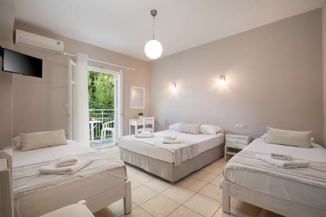 Bella Vista hotel & studios Corfu 34/72