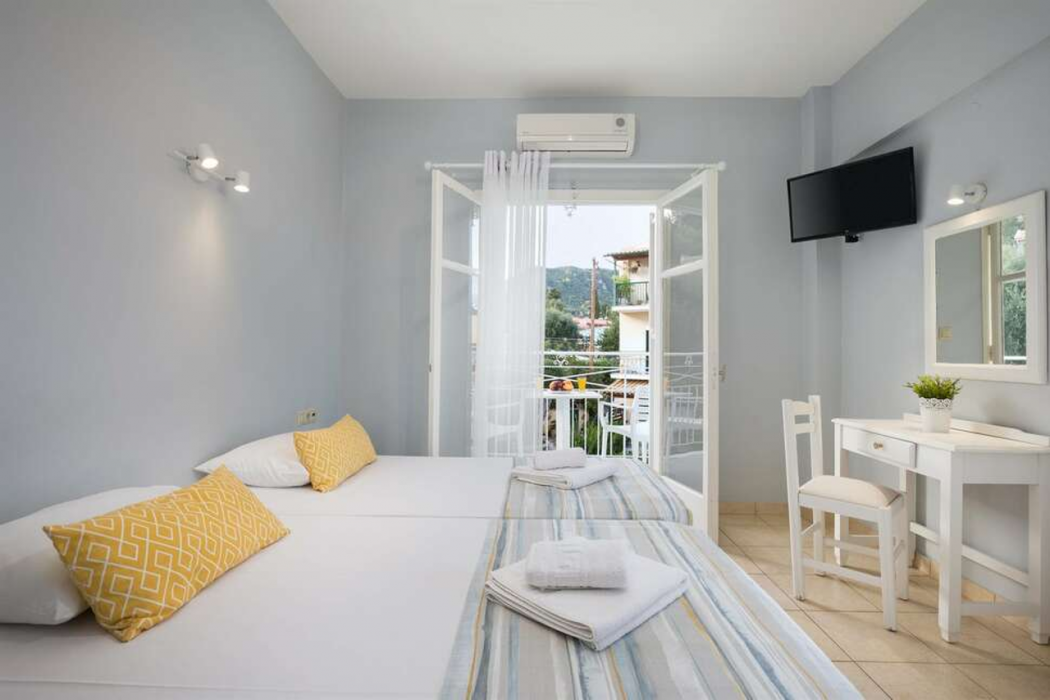 Bella Vista hotel & studios Corfu 32/72