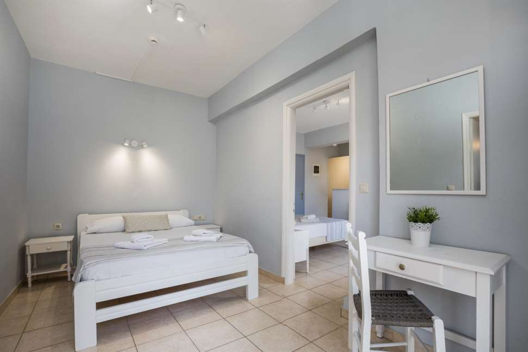 Bella Vista hotel & studios Corfu 24/72