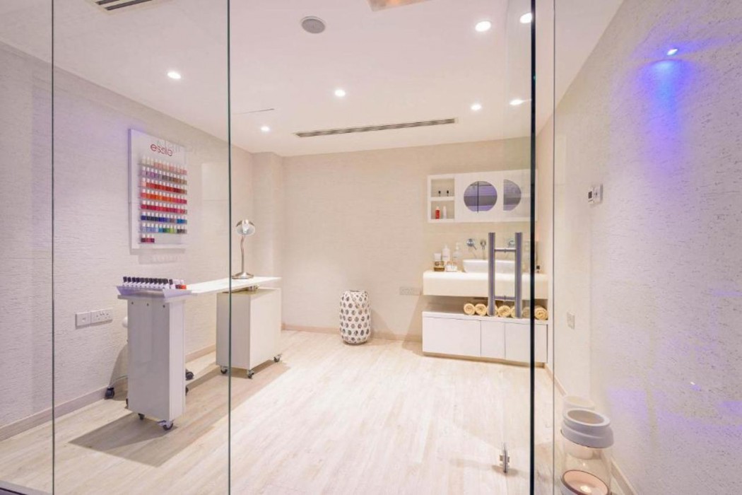 Melpo Antia Hotel & Suites 12/69