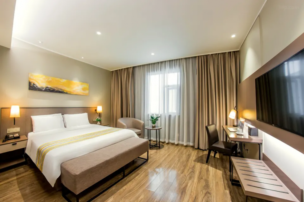 Home Inn Plus (Shanghai Bund Jinling East Road store) 9/28