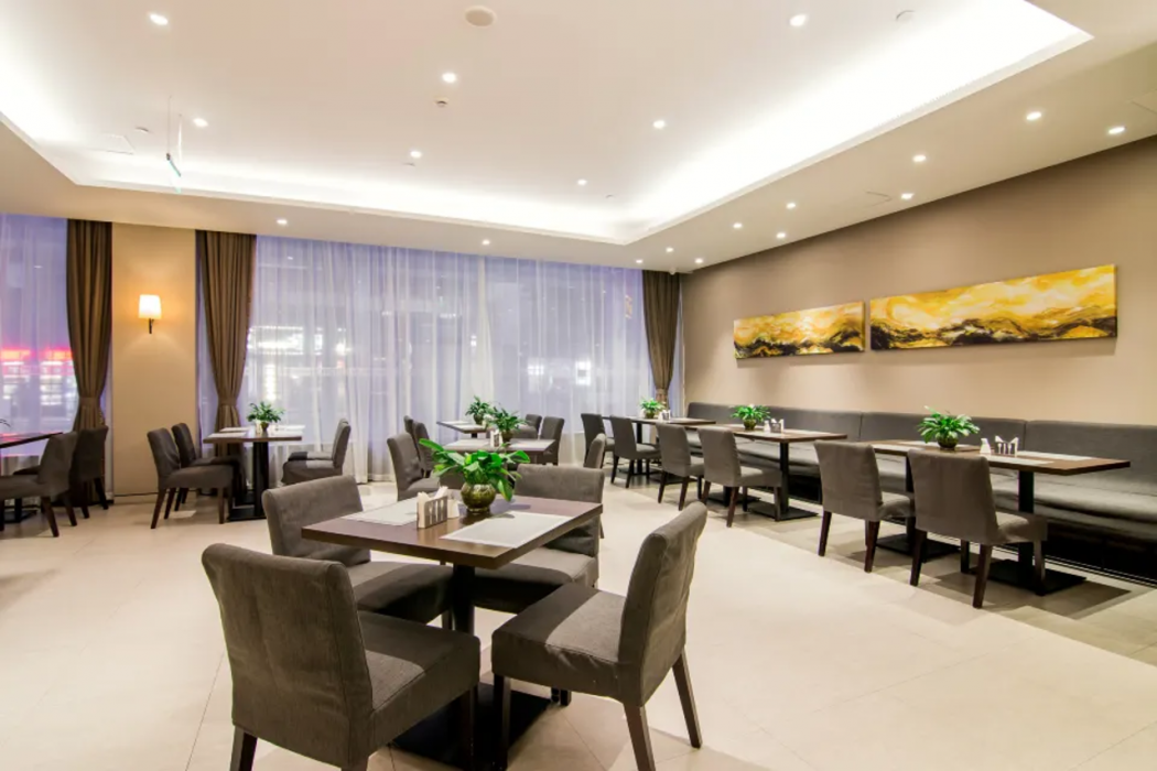 Home Inn Plus (Shanghai Bund Jinling East Road store) 14/28