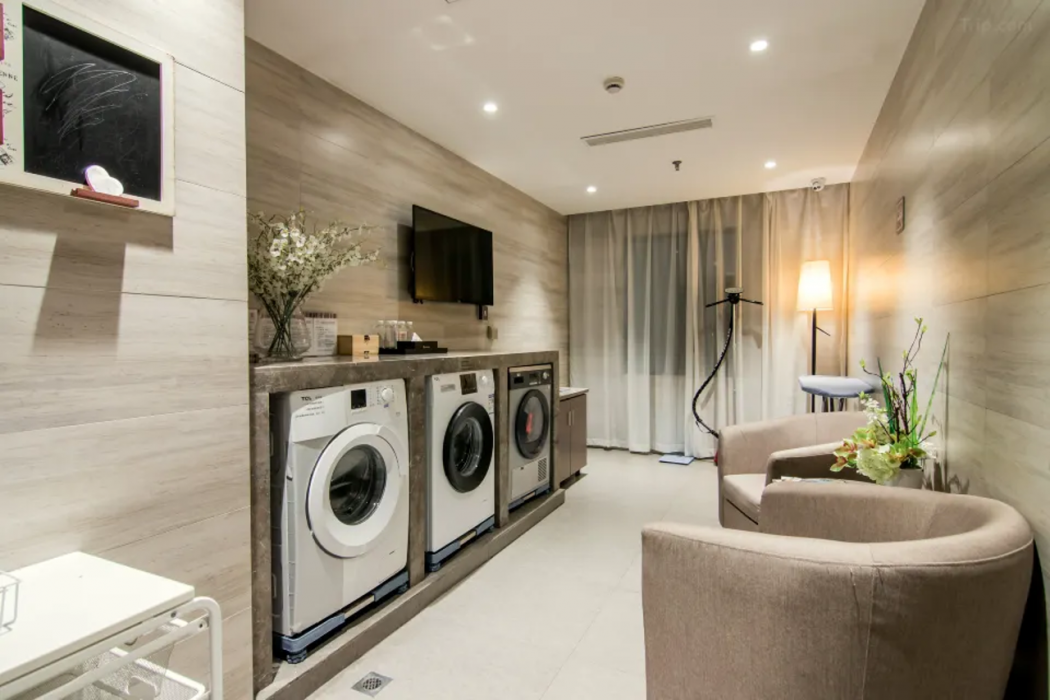 Home Inn Plus (Shanghai Bund Jinling East Road store) 17/28