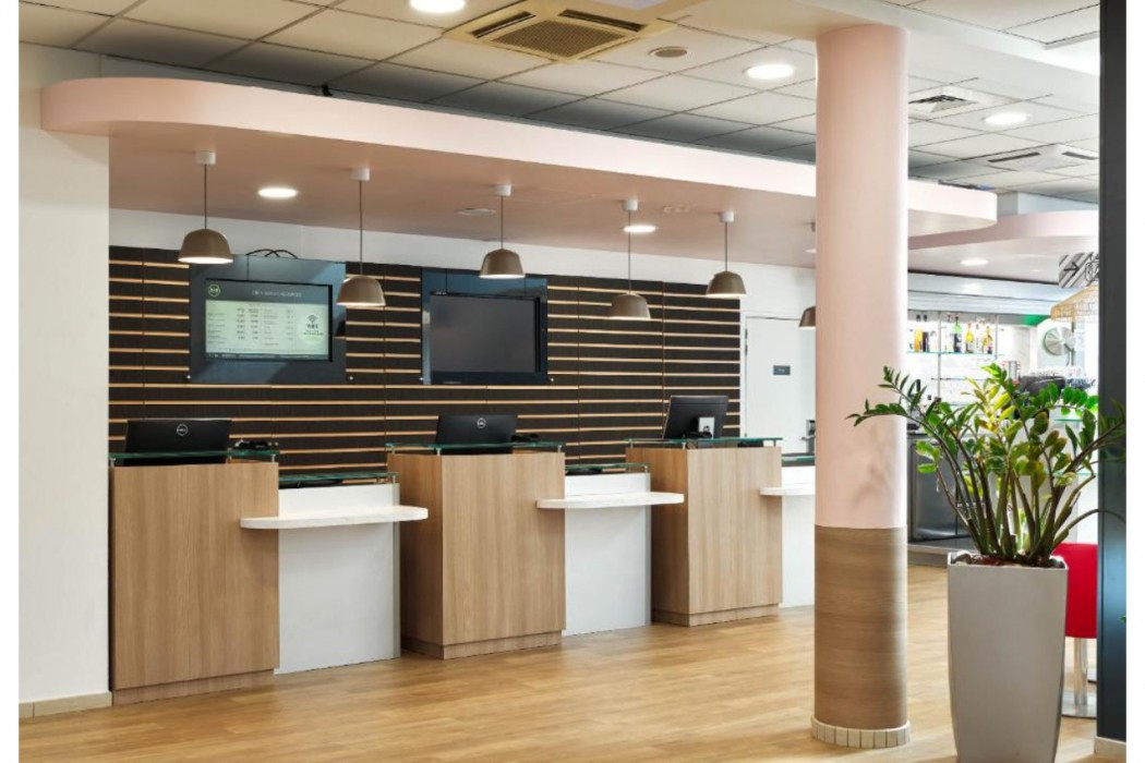 Lobby at B&B HOTEL Orly Rungis Aeroport 3 etoiles, RUNGIS