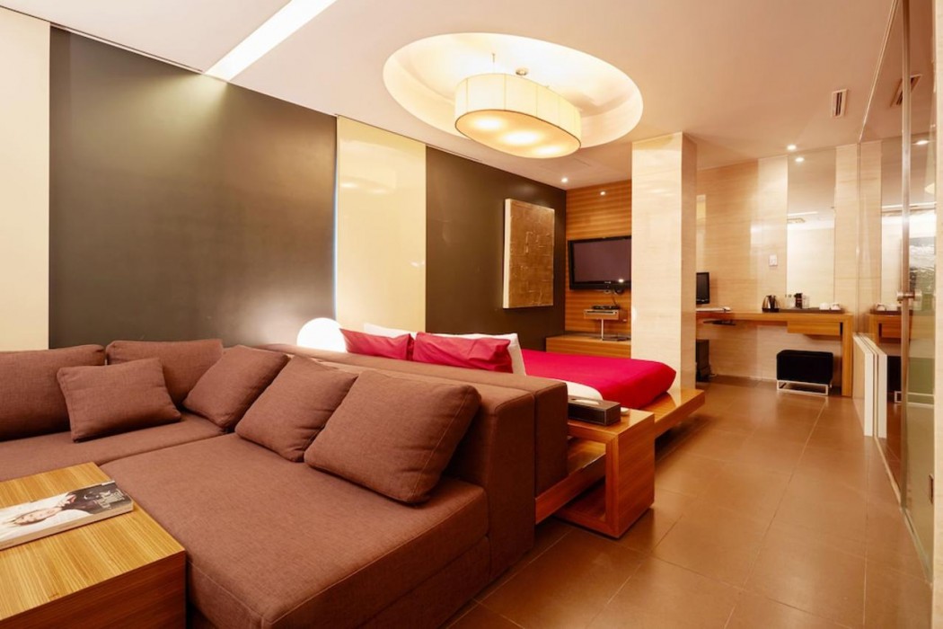 Tria Hotel 11/62